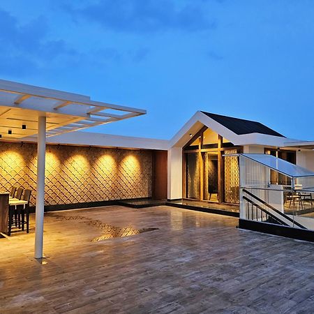 Apartament The Pentouz On 100 Feet Road Indiranagar - An Urban Luxury Retreat Bengaluru Zewnętrze zdjęcie