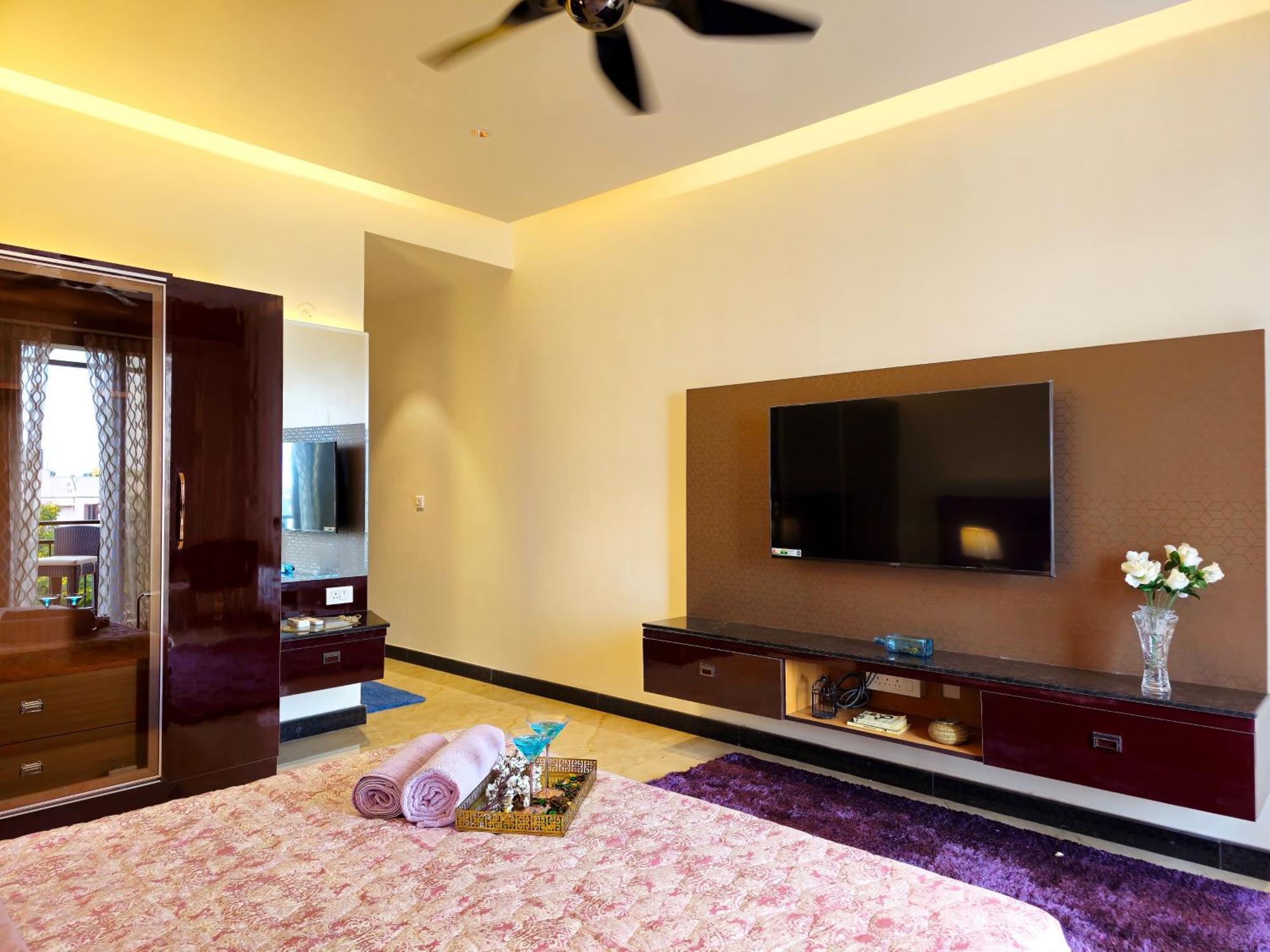 Apartament The Pentouz On 100 Feet Road Indiranagar - An Urban Luxury Retreat Bengaluru Zewnętrze zdjęcie