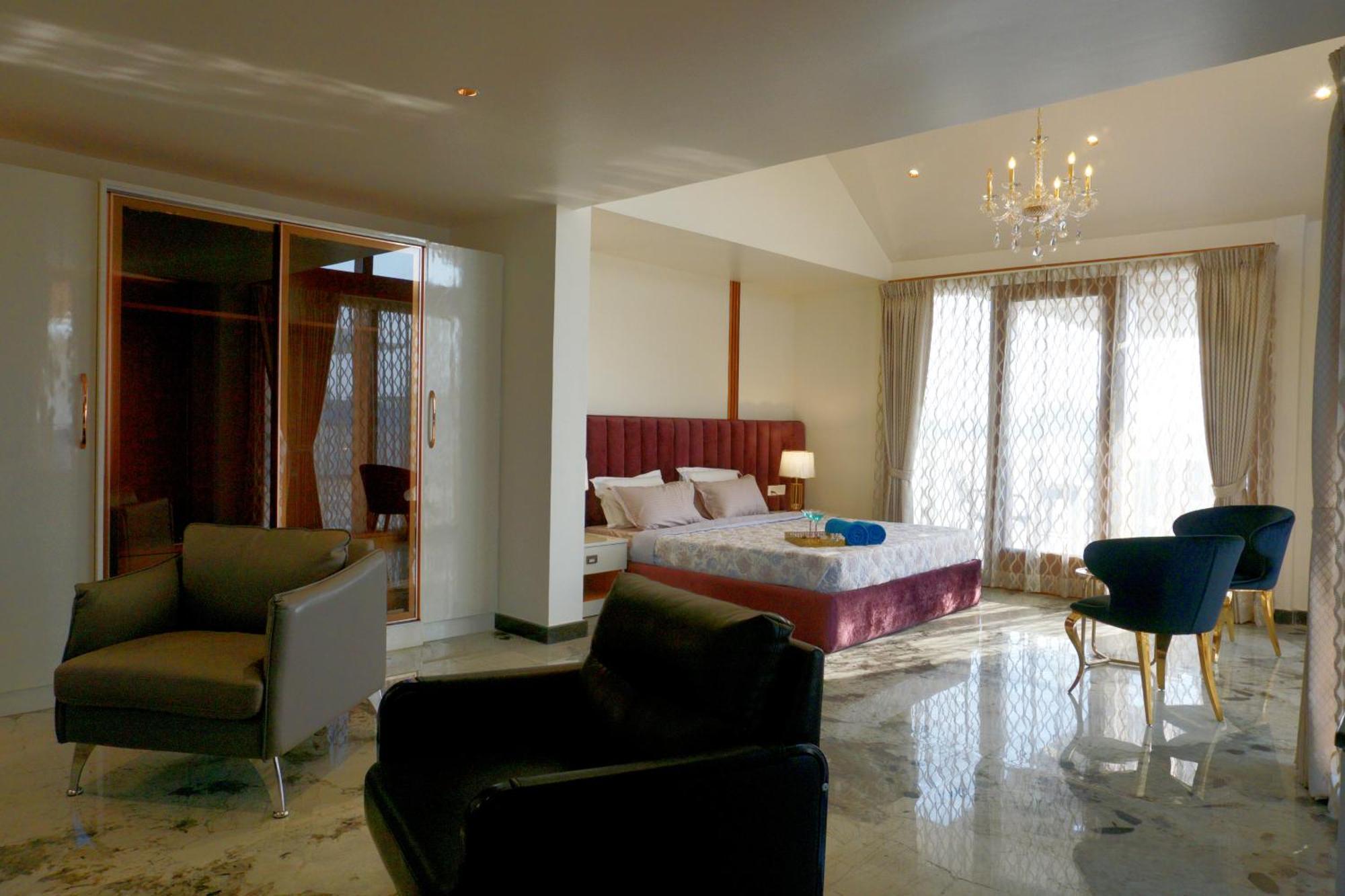Apartament The Pentouz On 100 Feet Road Indiranagar - An Urban Luxury Retreat Bengaluru Zewnętrze zdjęcie