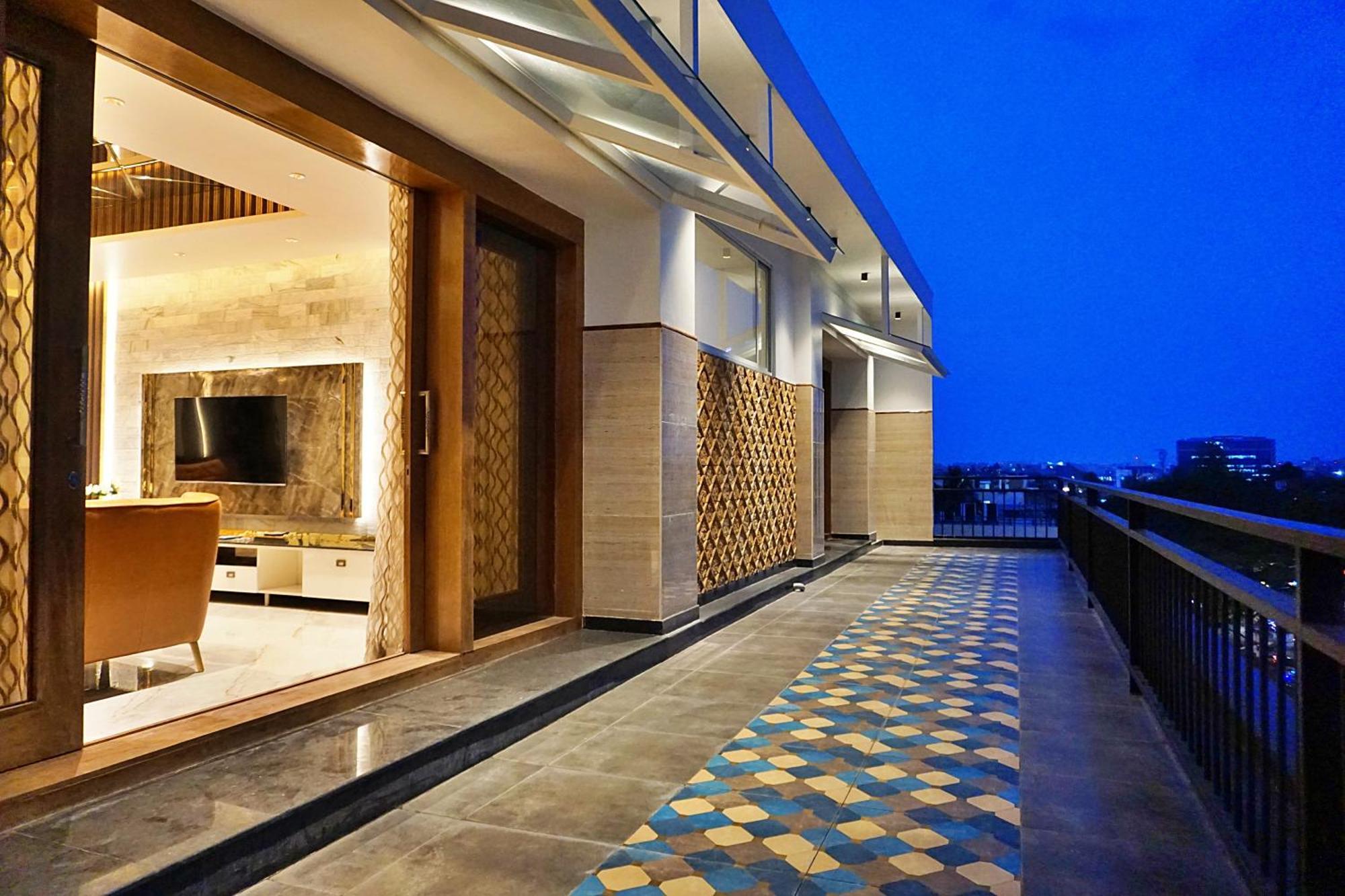 Apartament The Pentouz On 100 Feet Road Indiranagar - An Urban Luxury Retreat Bengaluru Zewnętrze zdjęcie