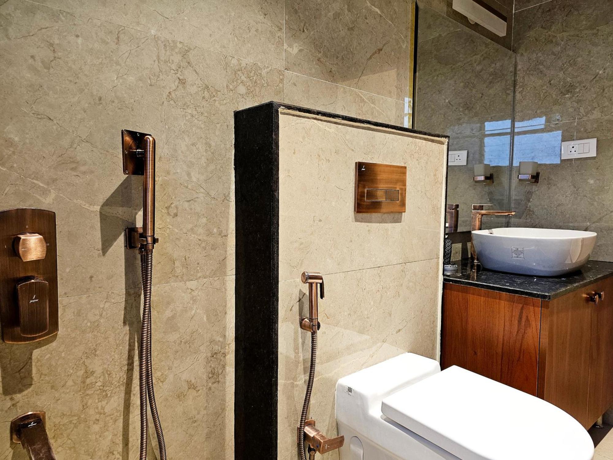 Apartament The Pentouz On 100 Feet Road Indiranagar - An Urban Luxury Retreat Bengaluru Zewnętrze zdjęcie