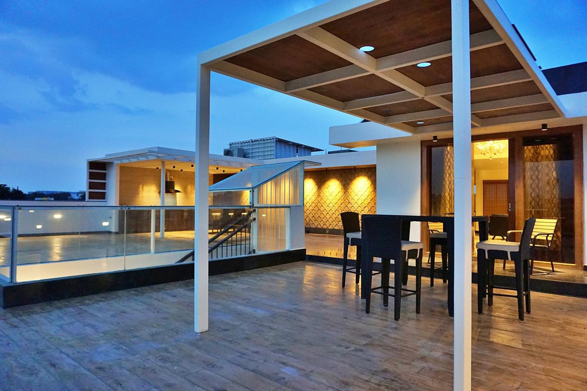 Apartament The Pentouz On 100 Feet Road Indiranagar - An Urban Luxury Retreat Bengaluru Zewnętrze zdjęcie